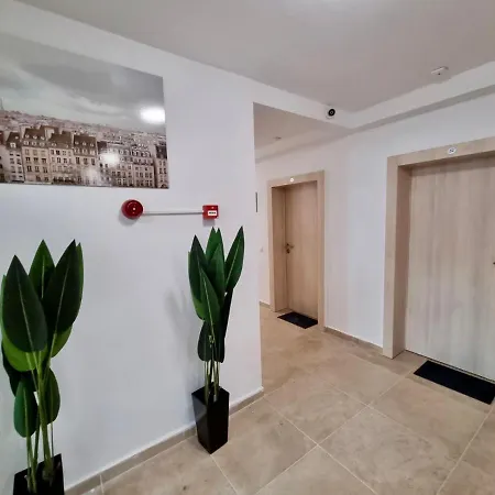 Apartment Family 58